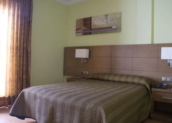 Hotel 4C Puerta Europa