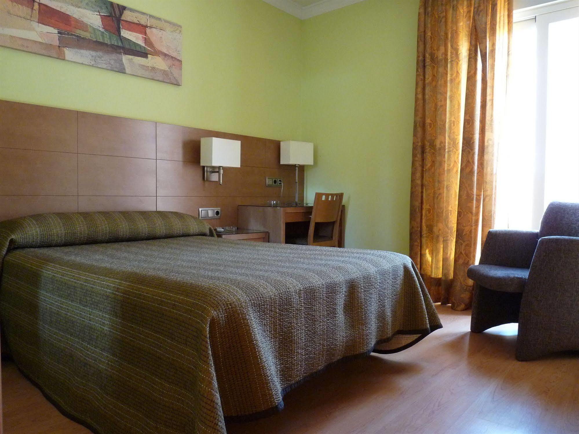 4c Puerta Europa Hotel Madryt